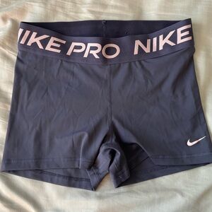 Nike pro spandex. Size medium. Great condition!